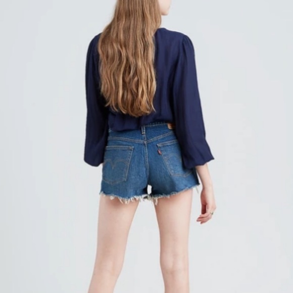 Levi’s Dark Wash 501 Denim Cutoff Shorts - Picture 7 of 7